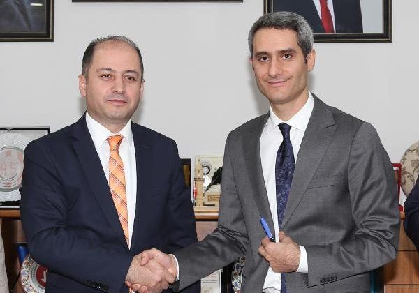 SAĞLIK ÇALIŞANINA 29 BİN LİRA PROMOSYON