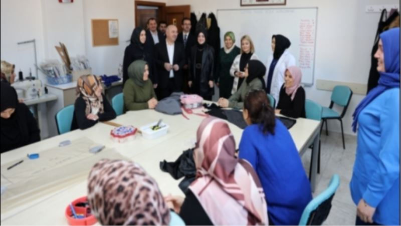 KENDİNİ GELİŞTİREN VE ÜRETEN KADINLARIN YANINDA OLACAĞIZ