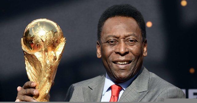 EFSANE FUTBOLCU PELE HAYATINI KAYBETTİ