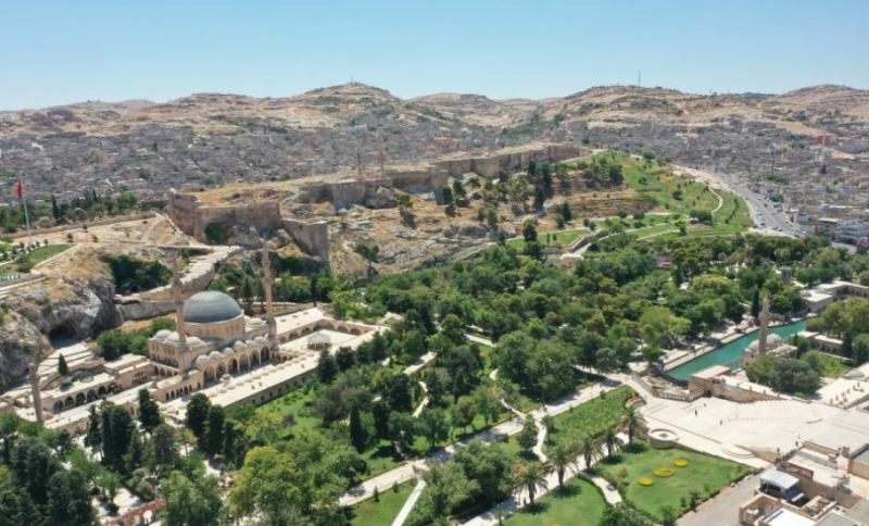 Tarihi Urfa Kalesine Yapılacak Ziyaretler İçin Yürüyüş Yolu Yapıldı