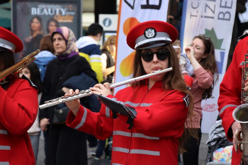İZMİT BELEDİYESİ YILBAŞI İYİLİK ŞENLİĞİ BAŞLADI!