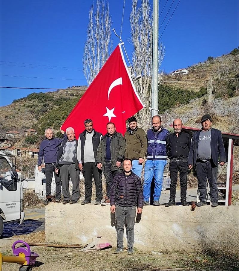 Nazilli’nin dört bir yanında dev Türk bayrakları dalgalanıyor