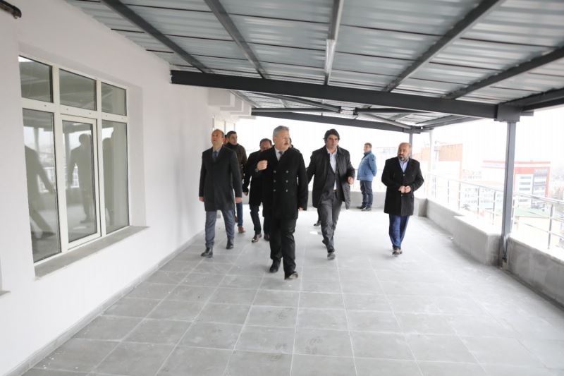 MELİKGAZİ ESKİ ATIL BİNAYA FONKSİYON KAZANDIRDI