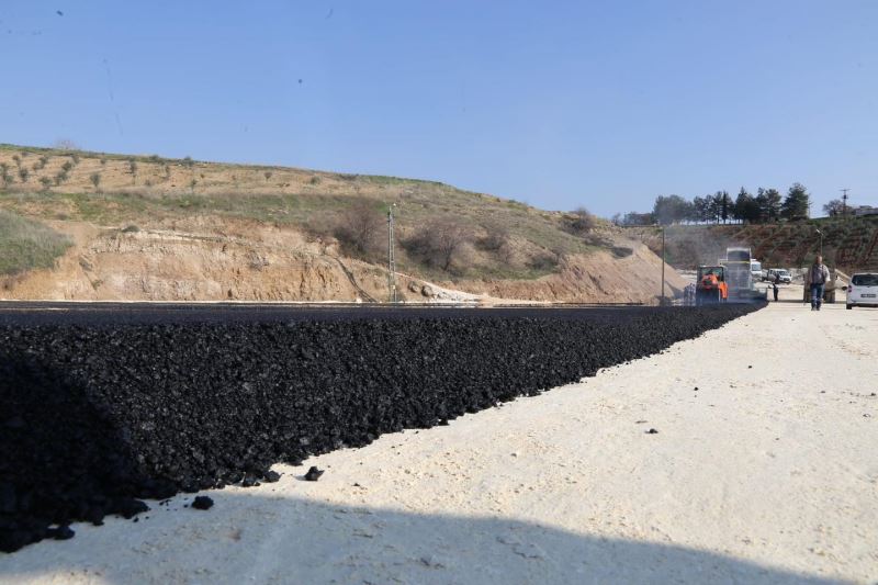 ŞEVENK YOLU ASFALTLANIYOR