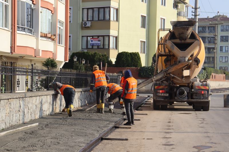 YENİ YOL VE KALDIRIMLARIYLA PLAJYOLU ESTETİK BELEDİYECİLİKLE BULUŞUYOR