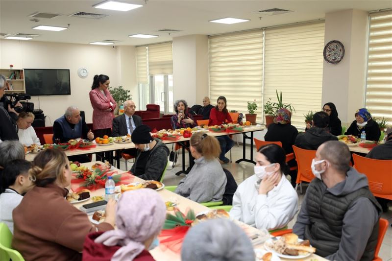 Zübeyde Hanım Konukevi’nde Yılbaşı Yemeği