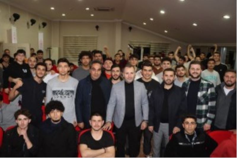 BAŞKAN VEKİLİ TUTUK DÜNYA KUPASI FİNALİNİ ÜNİVERSİTE ÖĞRENCİLERİYLE İZLEDİ