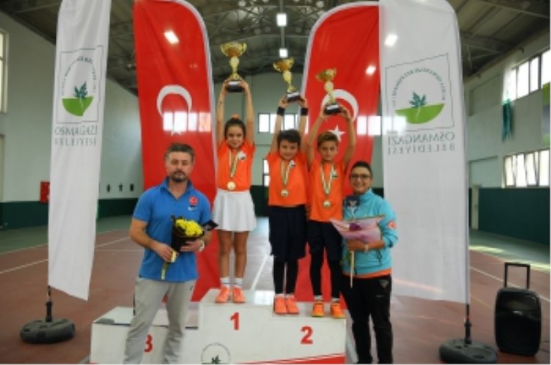 Osmangazi Tenis Kış Kupası Nefes Kesti