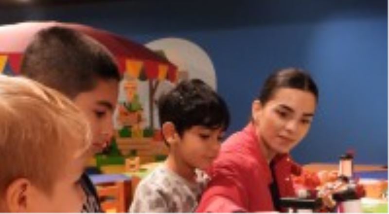 Minik eller de kodlama öğreniyor
