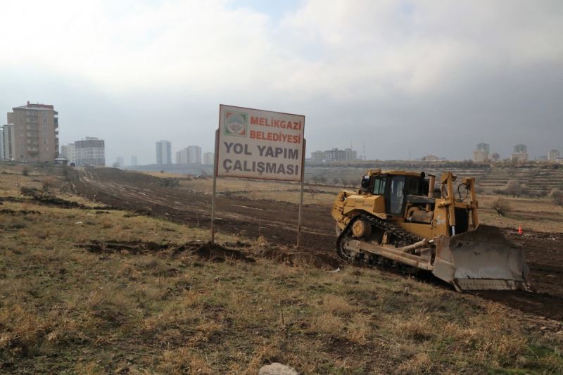 MELİKGAZİ BELEDİYESİ ASFALT ÇALIŞMALARINA DEVAM EDİYOR