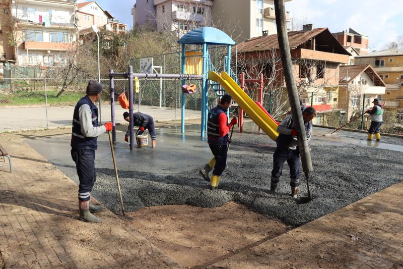 KURUÇEŞME FATİH’TE ÇOCUKLAR İÇİN GÜVENLİ OYUN ALANI ÇALIŞMALARI SÜRÜYOR