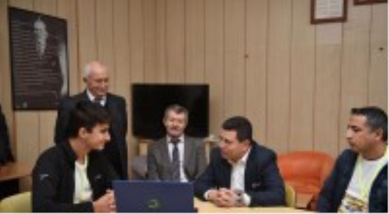 Tütüncü, “Antalya Bilim Merkezimiz gençlerin yanında”