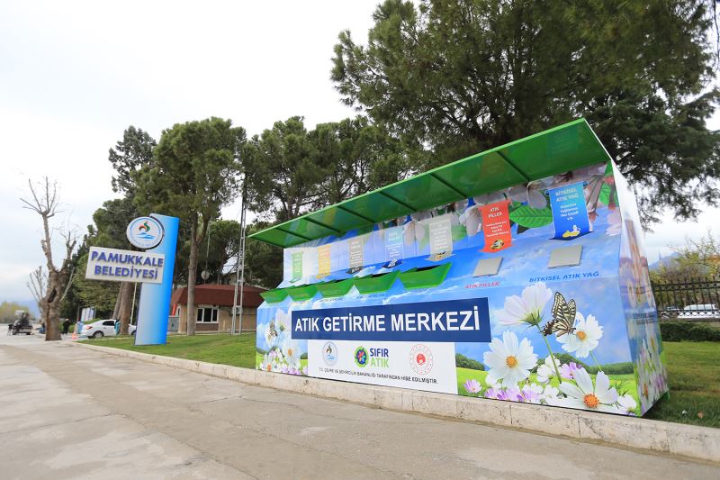 PAMUKKALE’DE ATIKLAR AYRIŞTIRILARAK TOPLANIYOR