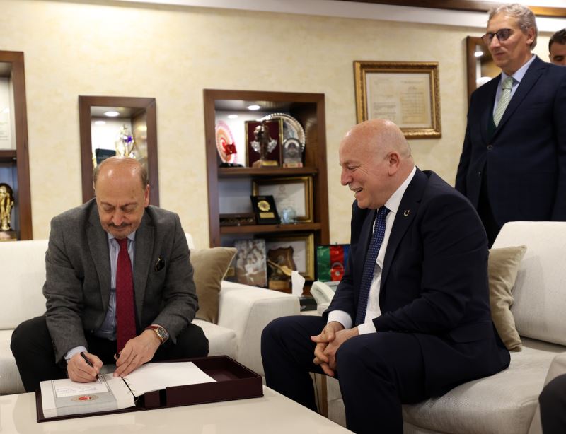 ÇALIŞMA VE SOSYAL GÜVENLİK BAKANI BİLGİN’DEN BAŞKAN SEKMEN’E ÖVGÜ