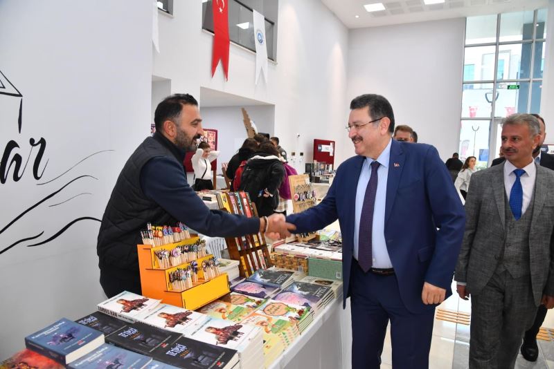 ‘Kitap Günleri’ ziyaretçi rekoruyla sona erdi!