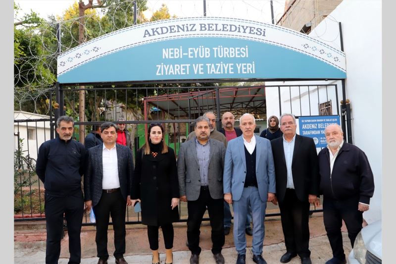 BAŞKAN GÜLTAK, TAMAMEN YENİLENEN NEBİ EYÜP TÜRBESİNİ ZİYARET ETTİ