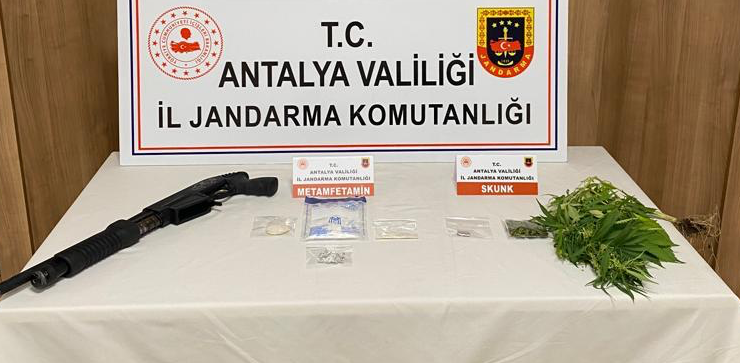 ANTALYA’DA JANDARMA EKİPLERİ UYUŞTURUCUYA GEÇİT VERMİYOR