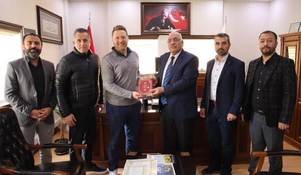 ATATÜRK HAYRANI ROBERT.. MÜSLÜMAN OLDU ‘KEMAL’ ADINI ALDI