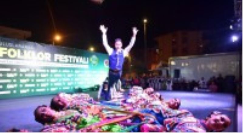 Kepez’in Uluslararası Folklor Festivali’ne yoğun ilgi