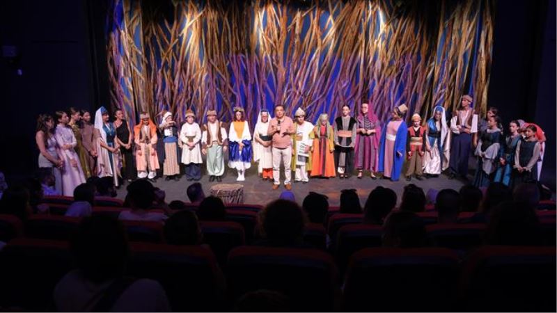ÖZEL ÇOCUKLAR YENİ OYUN “KALPTEN KALBE YUNUS EMRE” İLE SAHNE ALDI