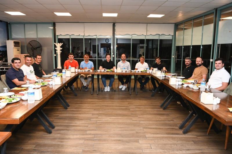 Demre Belediyespor ve Beymelekspor’un her zaman yanındayız.