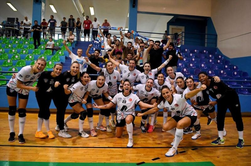 Mavi Kelebekler’den rahat galibiyet