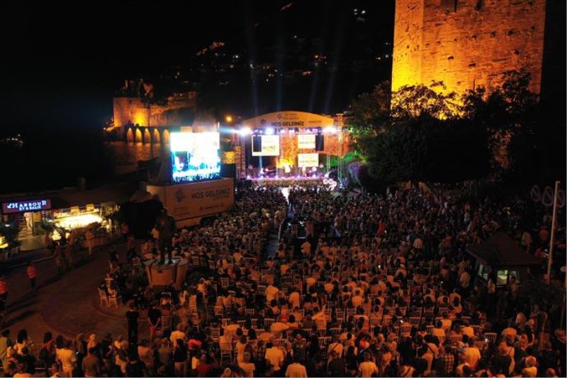 17. ALANYA ULUSLARARASI CAZ FESTİVALİ MUHTEŞEM PERFORMANSLARLA BAŞLADI
