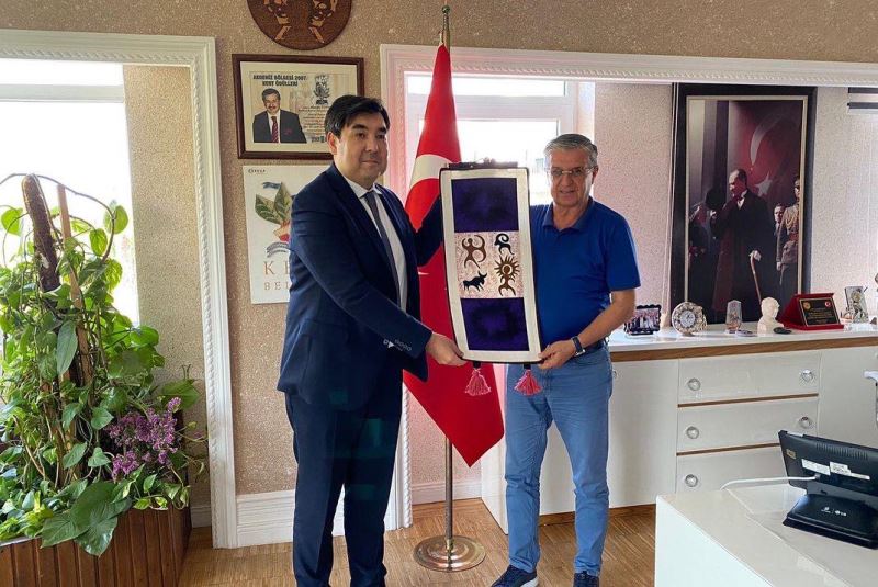 KIRGIZİSTAN ANTALYA BAŞKONSOLOSU KOSHONOV KEMER BELEDİYESİ’NDE
