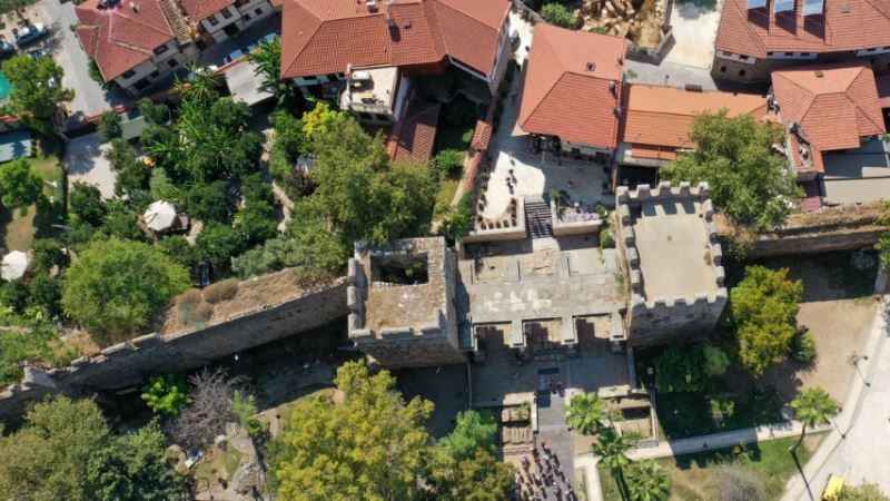 Tarihi Kaleiçi surları temizleniyor