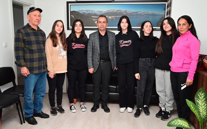 Kemer Belediyesi’nden sporculara ulaşım desteği