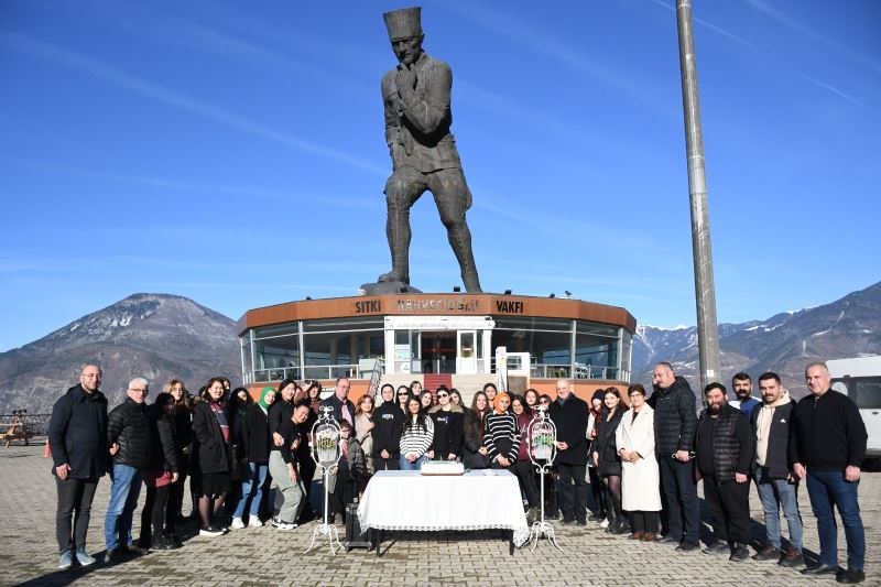 BAŞKAN ELÇİN YENİ YIL ÖNCESİ ÖĞRENCİLERLE BİR ARAYA GELDİ