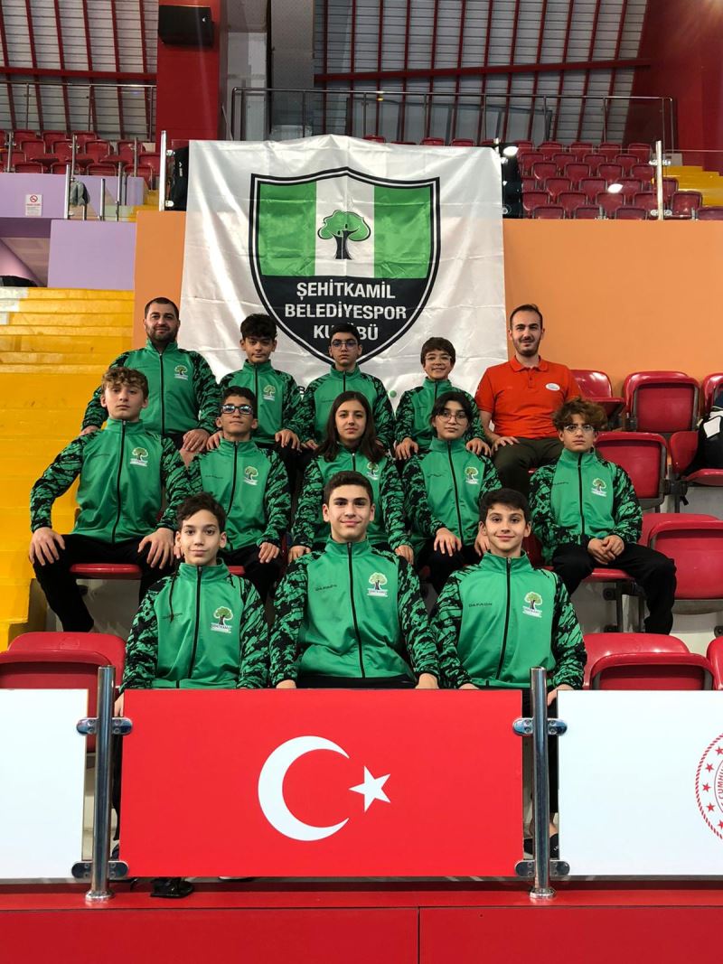 ALLEBENLİ YÜZÜCÜLER, TÜRKİYE FİNALLERİNDEN 17 MADALYAYLA DÖNDÜLER