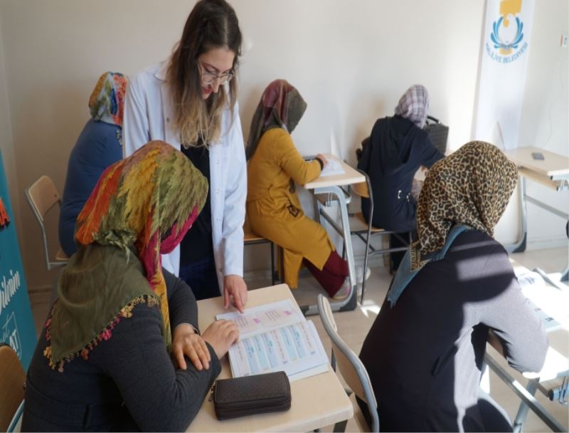 HALİLİYE BELEDİYESİ İLE KADINLAR OKUMA YAZMA ÖĞRENİYOR