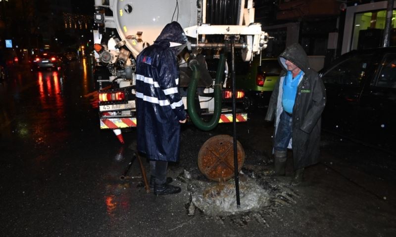 Büyükşehir ve MASKİ Ekipleri Teyakkuz Halinde