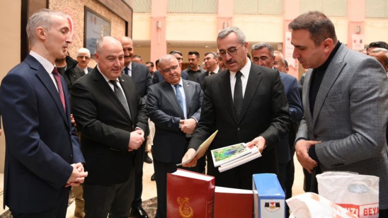 Büyükşehir, Ceza İnfaz Kurumu Kütüphanelerine 5 Bin Kitap Bağışladı