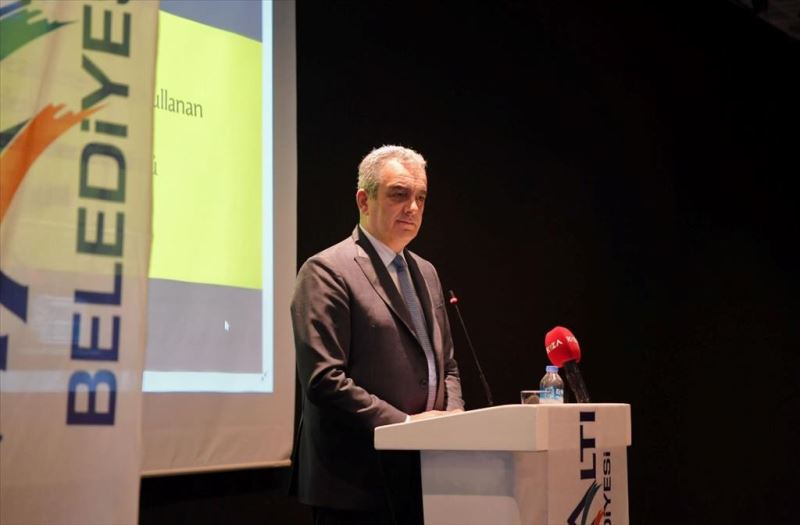 Esen: Basının üzerinde kara bulutlar var