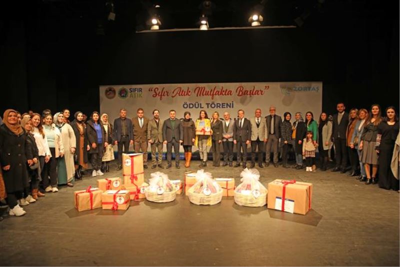 HANE HALKININ KATILIMI İLE GERÇEKLEŞEN SIFIR ATIK MUTFAKTA BAŞLAR YARIŞMASI SONA ERDİ EVLERDE 5 TON 115 KG ATIK TOPLANDI