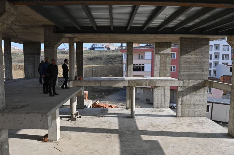 Başkan Yüksel Çınarlı Mahallesi’nde yürütülen projeleri yerinde inceledi
