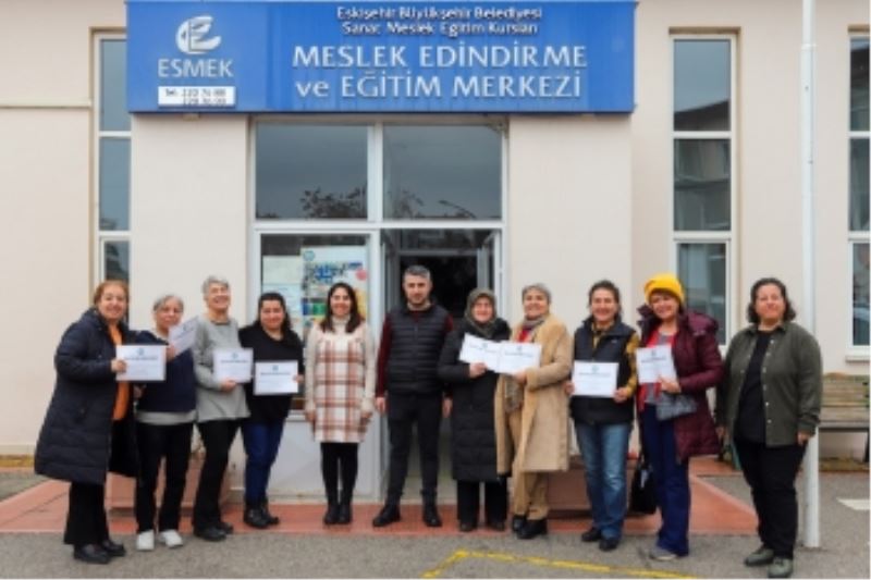 KADINLAR TAMİR KURSUNU BAŞARIYLA TAMAMLADI