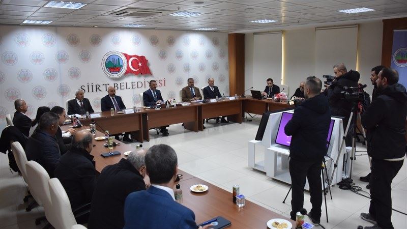 KENTTEKİ BASIN MENSUPLARIYLA BİR ARAYA GELEN VALİ / BELEDİYE BAŞKAN V. HACIBEKTAŞOĞLU, YATIRIM VE PROJELERİ KAMUOYU İLE PAYLAŞTI