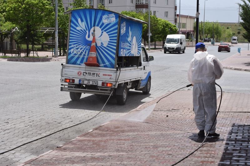 KOCASİNAN, TOPLADIĞI ÇÖPLERİ EKONOMİYE KAZANDIRIYOR