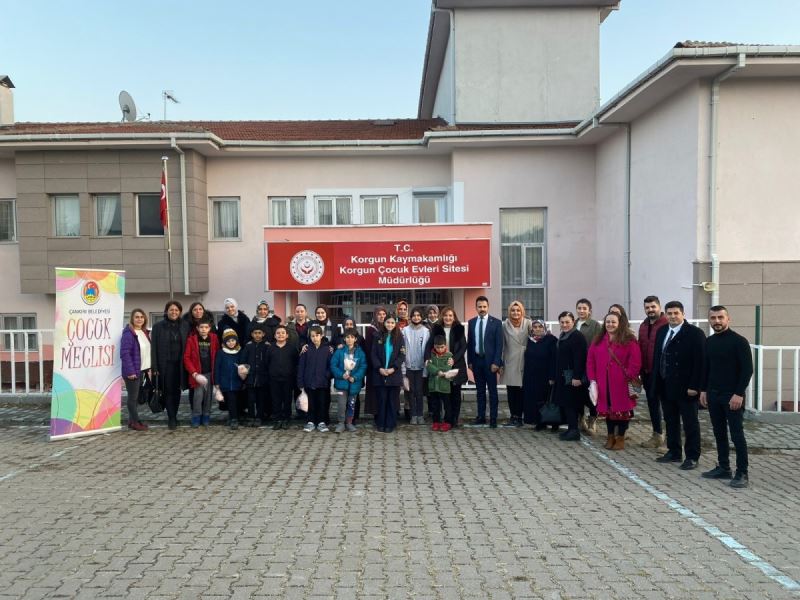 Çocuklar Gönülleri Isıttı