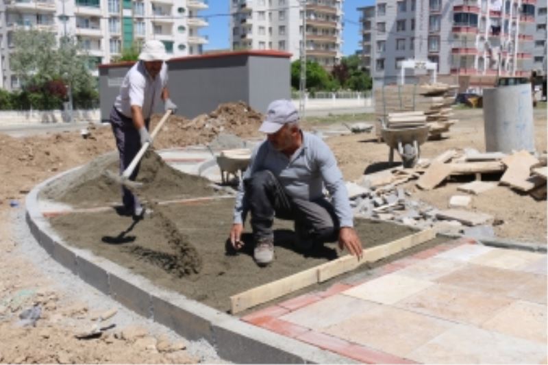 KENTİN FARKLI NOKTALARINDA PARK YAPIMI SÜRÜYOR