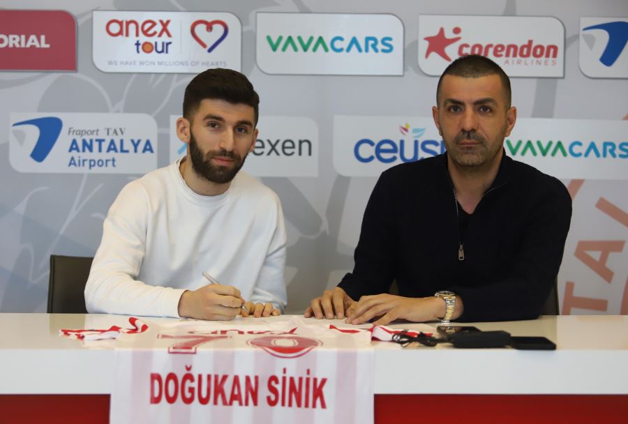 SEZON SONUNA KADAR KİRALIK.. DOĞUKAN SİNİK YENİDEN ANTALYASPOR’DA