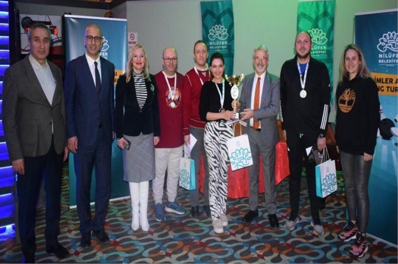 Nilüfer ailesi bowlingde buluştu