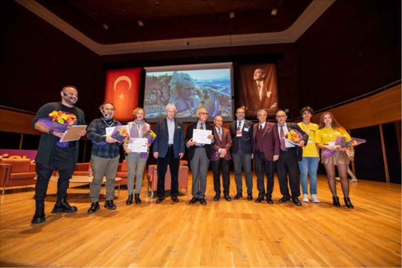 Başkan Soyer ‘İz Bırakmanın Sırları’ panelinde konuştu:Başka bir Türkiye mümkün