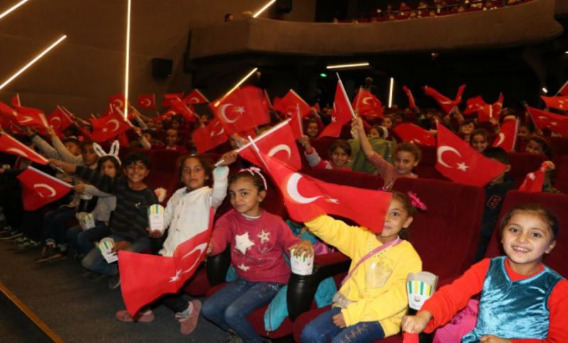 180 Bin Öğrenci Sinema İle Buluştu