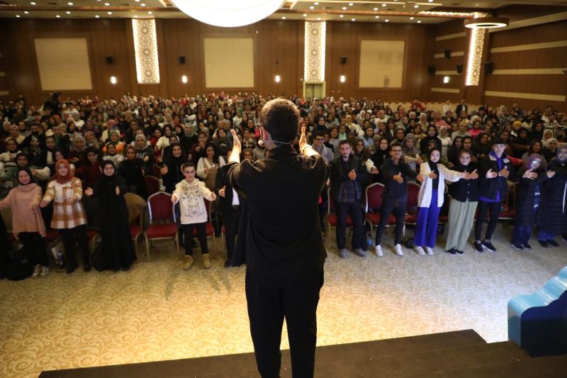 KARATAY’DA “GENÇLERLE BİR BAŞKA MOTİVASYON BULUŞMALARI” BAŞLADI