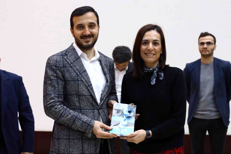 BAĞCILAR’DA ÖĞRENCİLER HER GÜN YAŞI KADAR KİTAP SAYFASI OKUYACAK