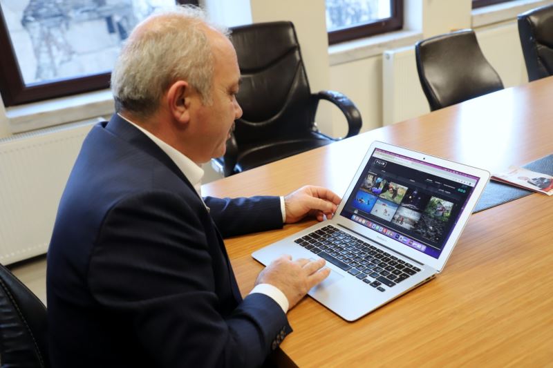 Başkan Esen “Yılın Fotoğrafları”nı Seçti